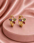 Créoles Fleur Impériale – Vue sur socle rose