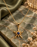 Collier Solstice Azur – Sur marbre vert