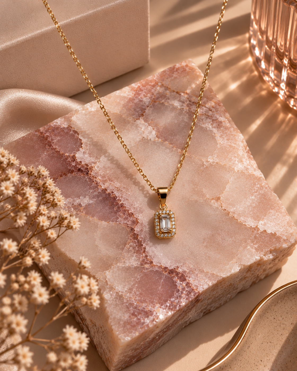 Collier Éclat Royal – Sur pierre rose
