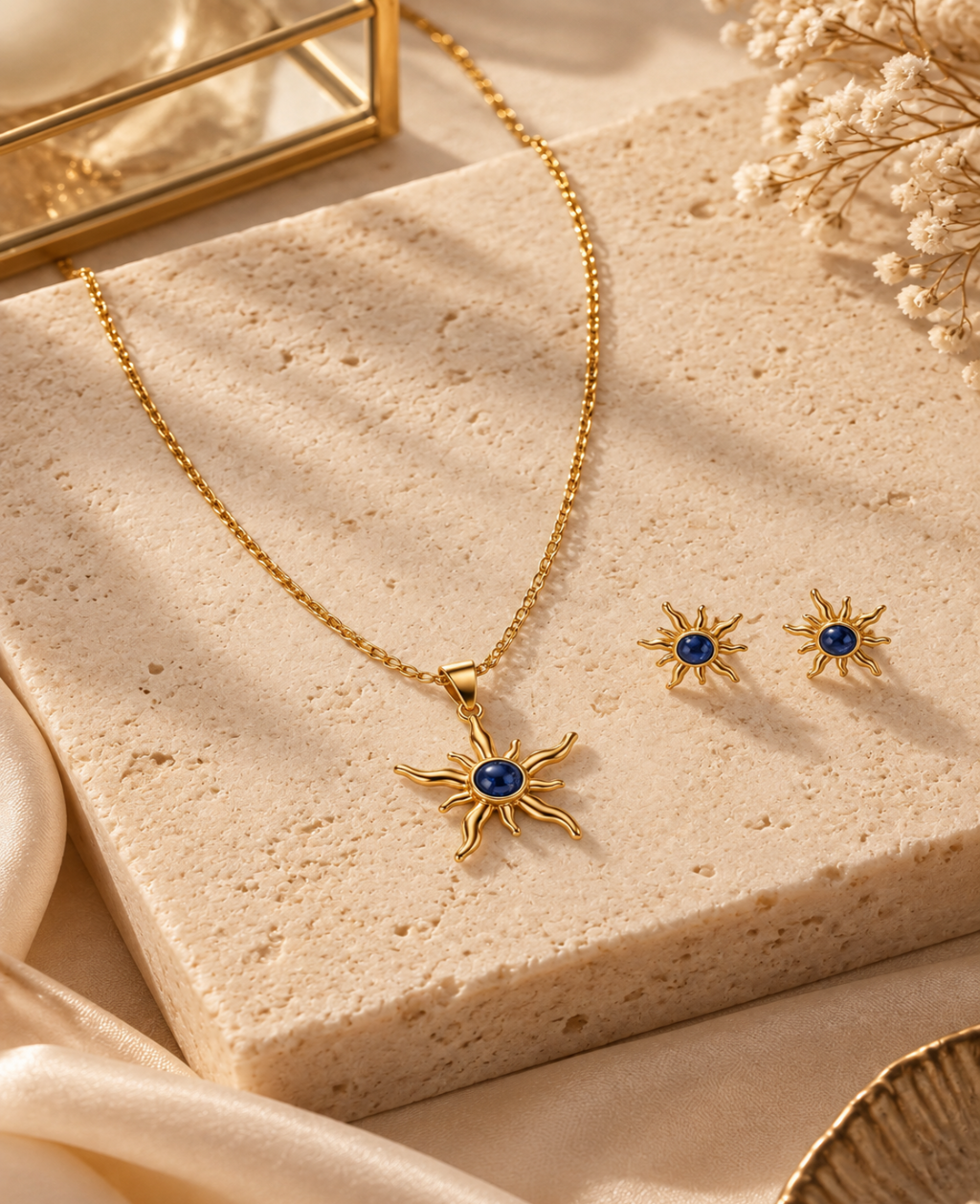 Ensemble Solstice Azur en plaqué or avec collier et boucles d’oreilles assorties