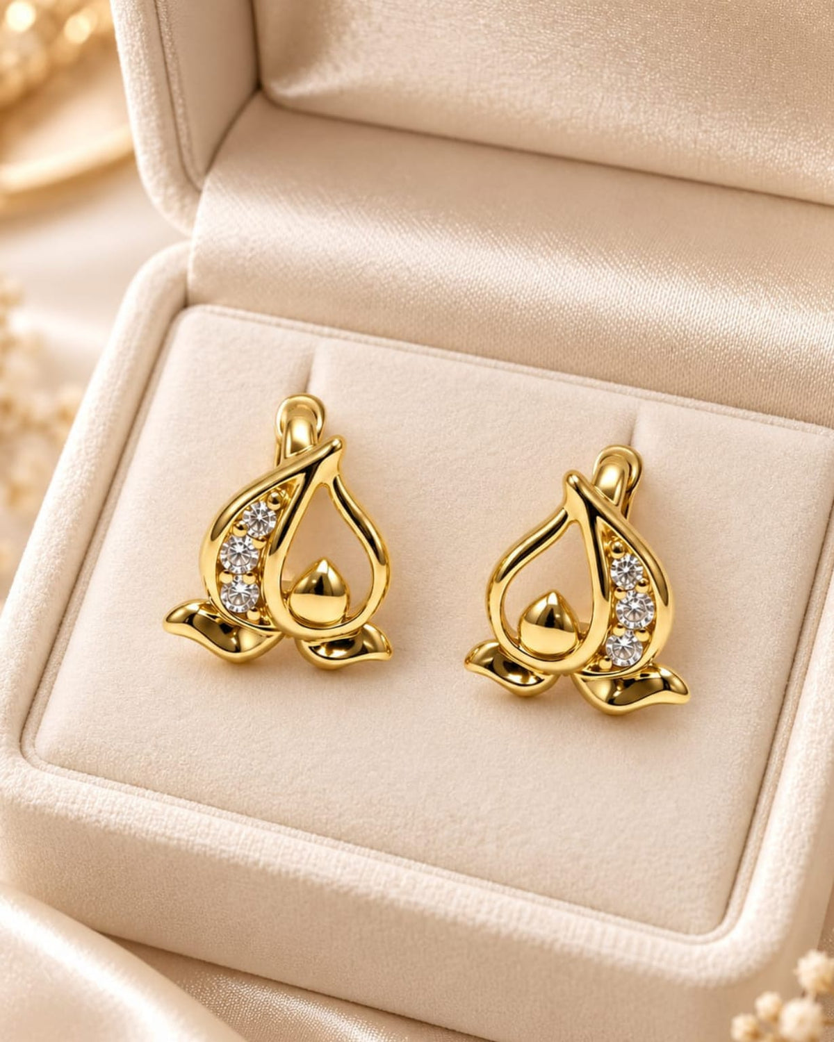 Créoles Lotus Éclat – Plaqué Or 18K